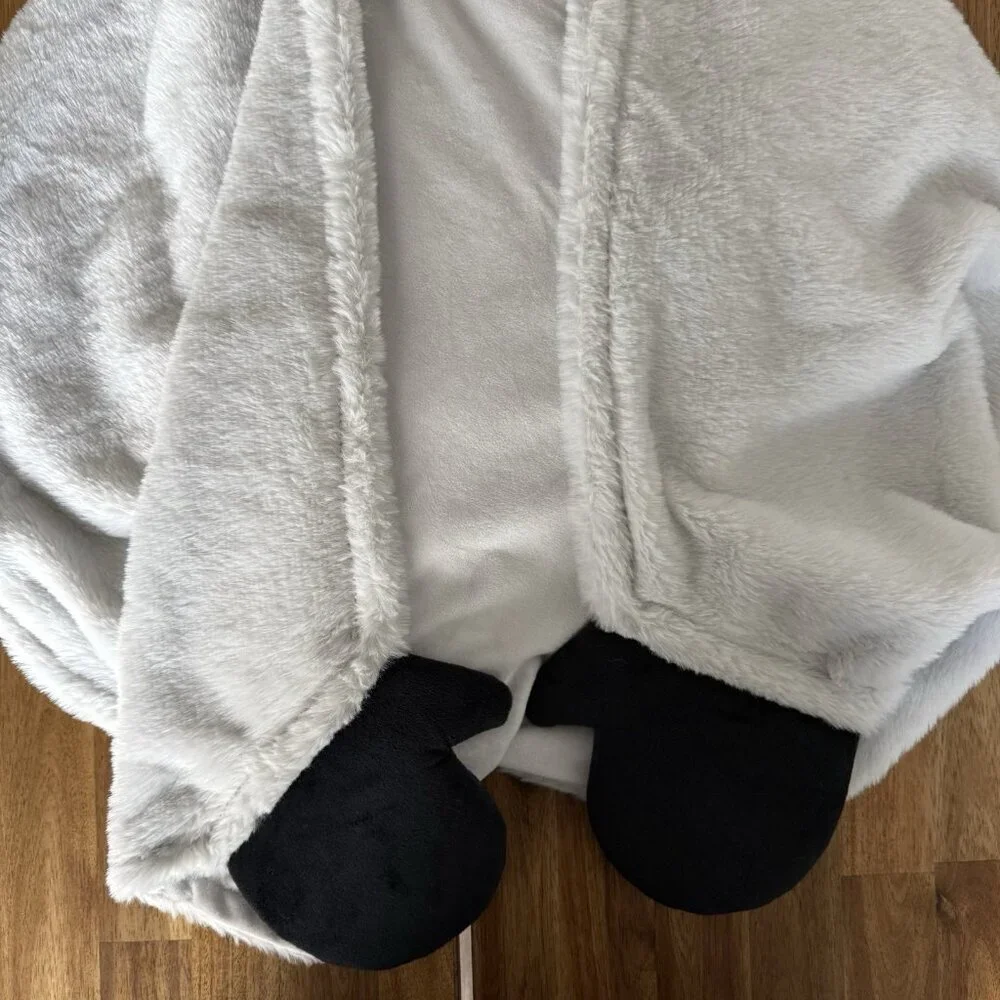 Pillowfort Knight Kids' Hooded Blanket, Gray 40x50 in Halloween Pajama Party NWT